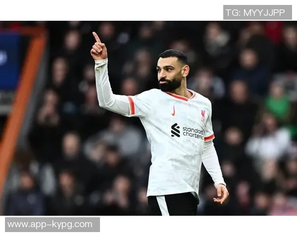 哈格里夫斯称姆伯莫技术能力被低估如同萨拉赫般出色 哈格里夫斯称姆伯莫技术能力被低估如同萨拉赫般出色