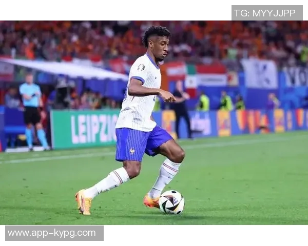 德尚调侃科曼在沙特联赛踢球假期生活引发关注 德尚调侃科曼在沙特联赛踢球假期生活引发关注