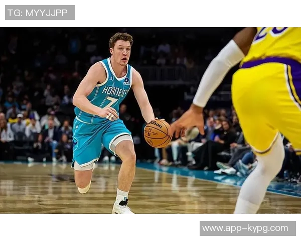 克尼佩尔下半场发力却三分失准11投5中仅得12分4篮板表现平平