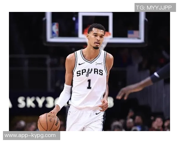 文班称赞科内特为联盟稀有盖帽手与他并肩作战令人振奋